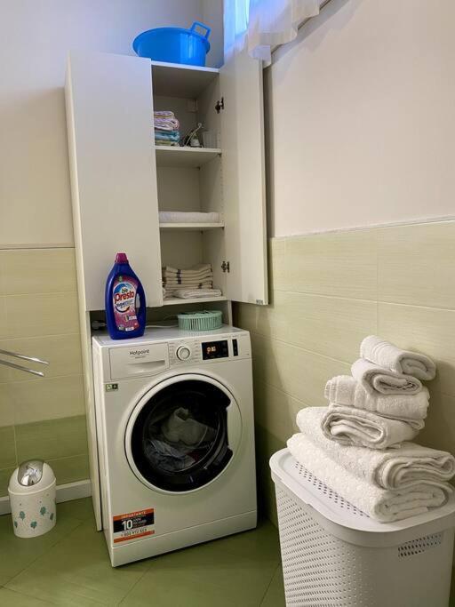 Casa Vacanza Veronica Con Giardino Verbania Ngoại thất bức ảnh