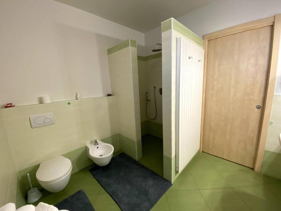 Casa Vacanza Veronica Con Giardino Verbania Ngoại thất bức ảnh