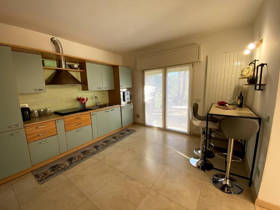 Casa Vacanza Veronica Con Giardino Verbania Ngoại thất bức ảnh
